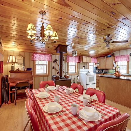 Pet-Friendly Irons Cottage About 4 Mi To Sand Lake! Exterior foto